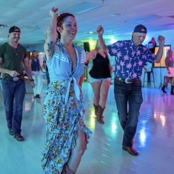 hand crafted porcelain tealight holder